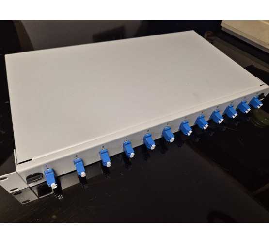 Panel, optički, integralni, sa 24xSC MM/SM spojnika, sa kasetama, bez pigtaila, 19"-1U, teleskopski, sivi 5361